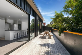 Relax in the Heart of Leigh - Leigh Holiday Home